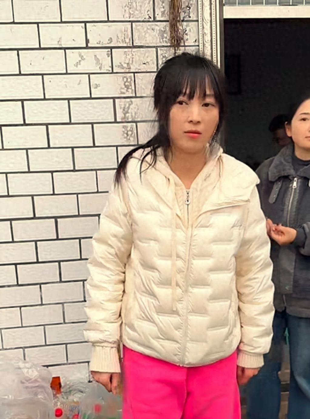 游戏规则-远离造神陷阱，官媒揭开杀猪宴呆呆妹真实处境，令人担心的事发生